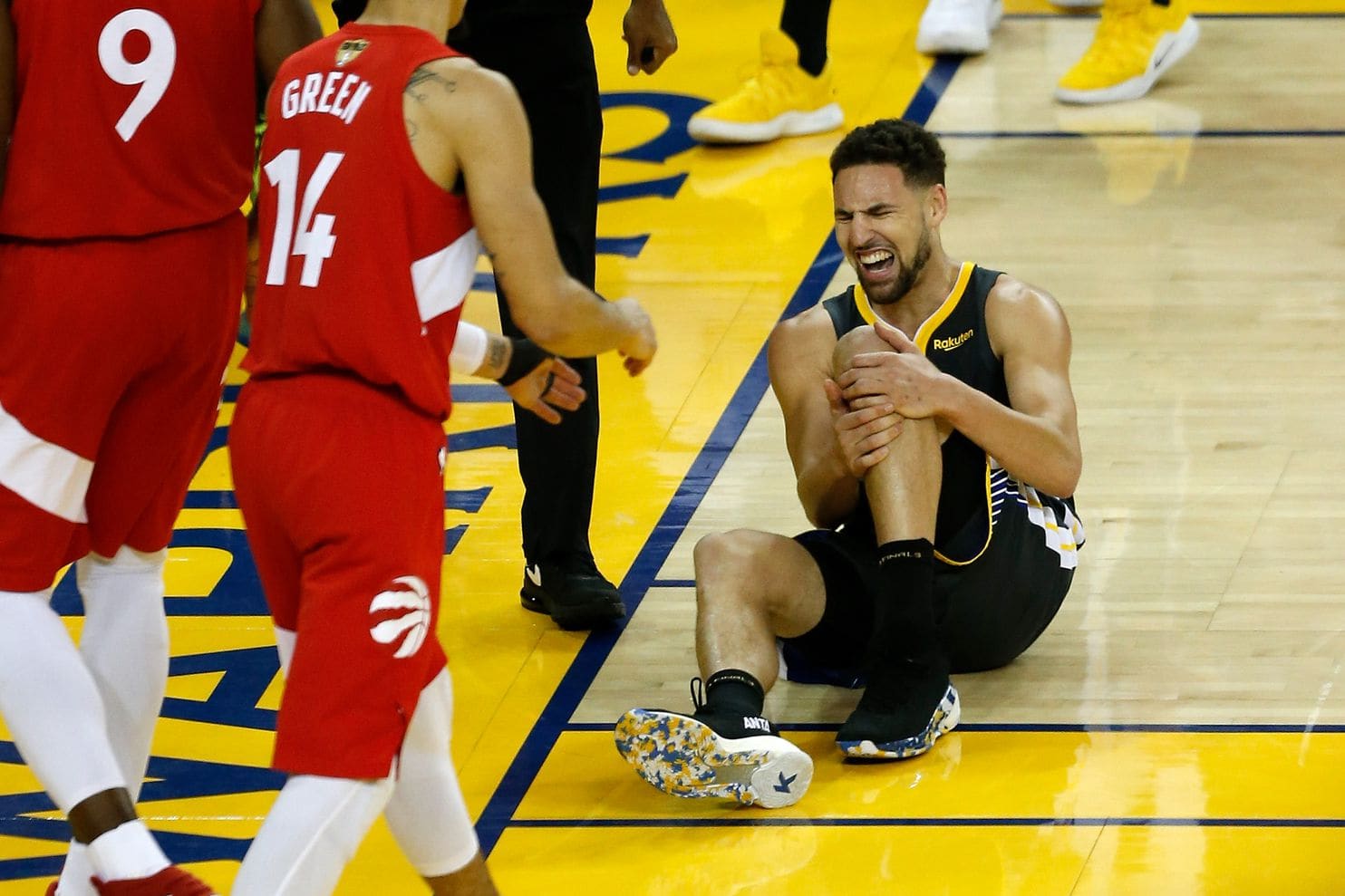 Sau khi chấn thương, Klay Thompson chỉ hỏi 2 câu mà khiến người nghe thấy lòng nặng trĩu